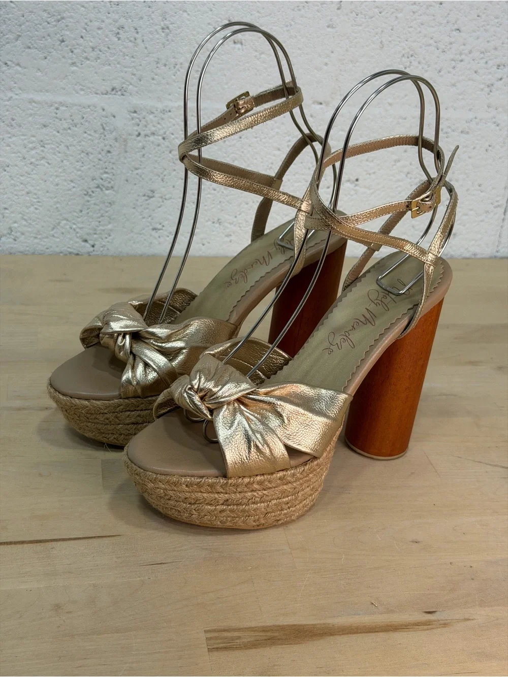 The Unbranded Brand elegant metallic